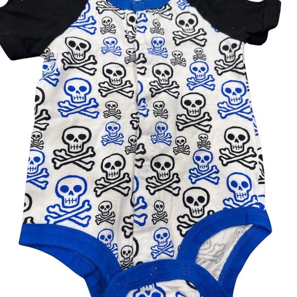 3 pieces onesies sets size 6-9 months - Picture 3 of 7